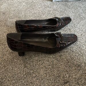 Stuart Weitzman patent leather textured shoes